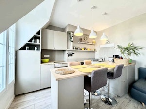Chic Locale image 3