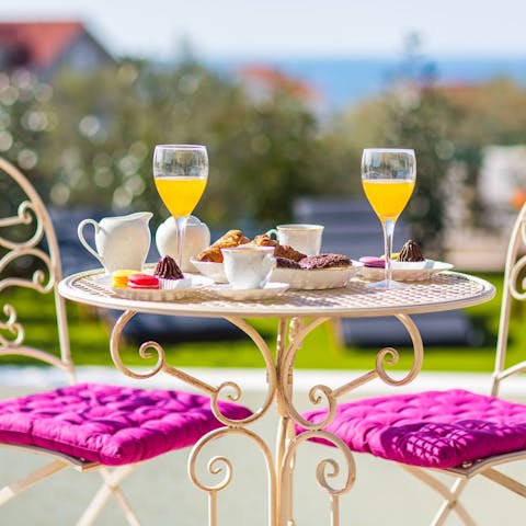 Start your days with breakfast in the Croatian sunshine 