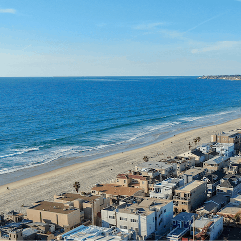 Stroll along the Mission Bay shoreline that's right on your doorstep