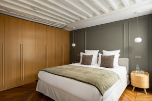 The Parisian Elegance image 11