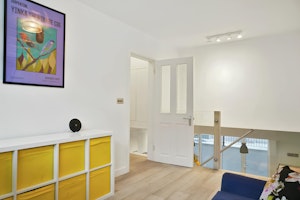 Charming London image 13