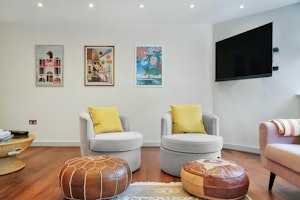 Charming London image 3