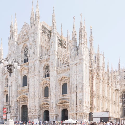 Explore the cultural sights of Milan – your home is less than twenty minutes from the Duomo by Metro