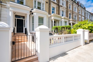 Delight in Mayfair image 7
