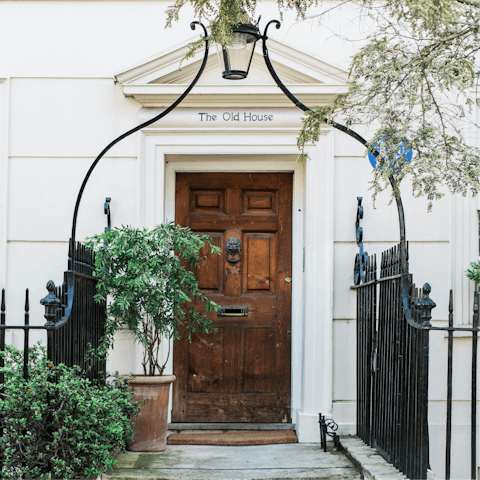 Start your stay with a stroll through historic Kensington 