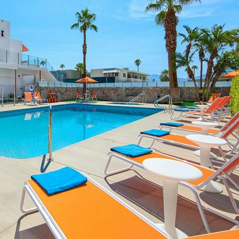 Relax by the sparkling swimming pool or go for a dip to cool off from the Californian sun 