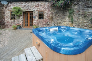 Enchanting Cottage image 12