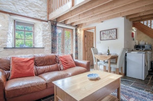 Enchanting Cottage image 9