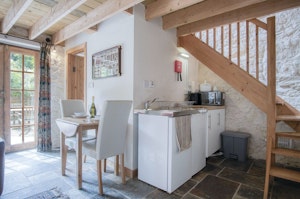 Enchanting Cottage image 7
