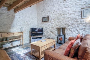 Enchanting Cottage image 6