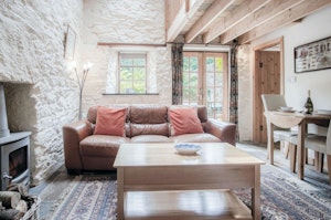 Enchanting Cottage image 2