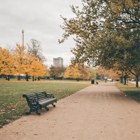 Go for an early morning jog around nearby Hyde Park