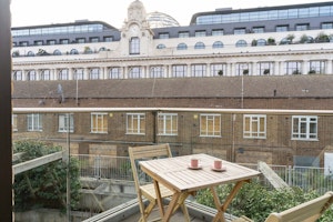Bayswater Hideaway image 5