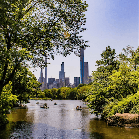 Reach the tranquillity of Central Park in ten minutes on foot