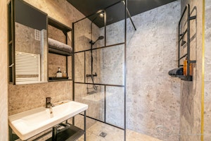 Charm of Grenelle image 3