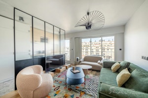 Charm of Grenelle image 2