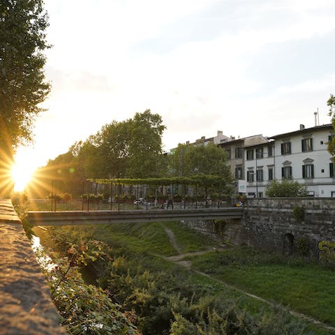 Take a five-minute stroll to restaurants and bars for a taste of Italian living