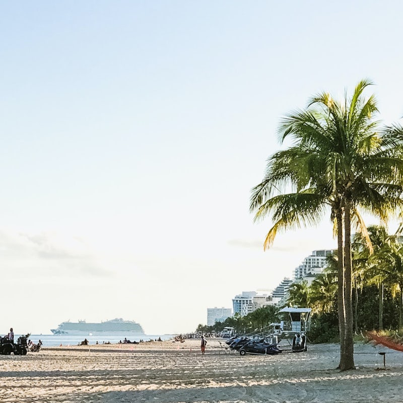 Explore the beautiful beaches and vibrant coastal scene in Fort Lauderdale