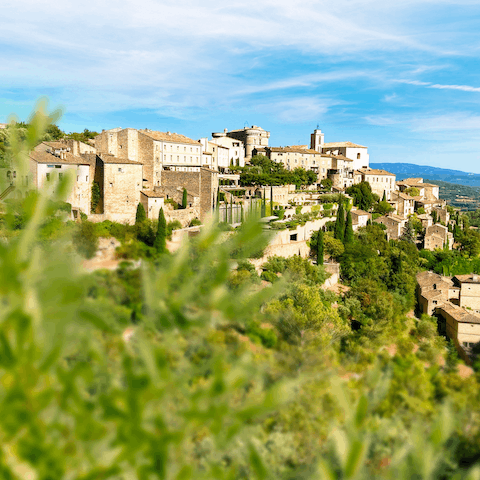 Explore the perched villages of Provence, only minutes away