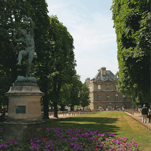 Take a stroll through the beautifully manicured Luxembourg Gardens, a ten-minute walk away