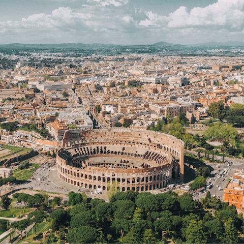 Use public transport to see incredible sights like the Colosseum