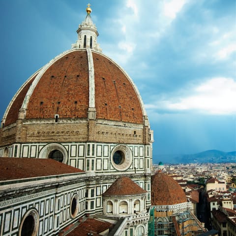 Stay in the historic centre of Florence, a short walk from the Duomo