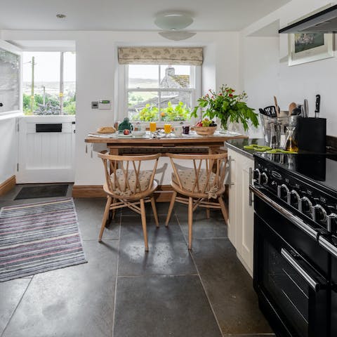 Socialise in the charming farmhouse-style kitchen