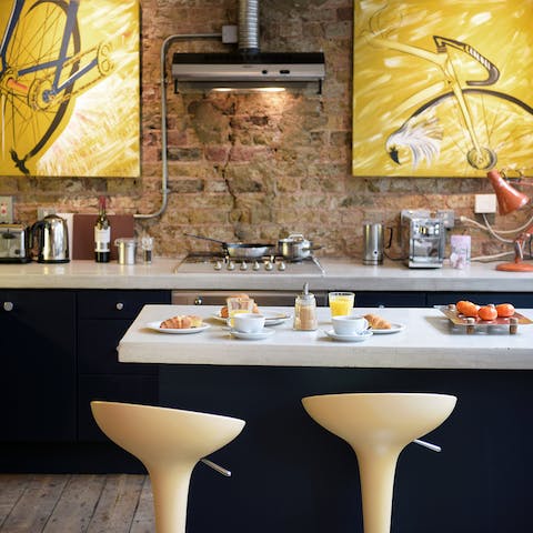 Tuck into delicious home-cooked full English breakfasts at the kitchen breakfast bar