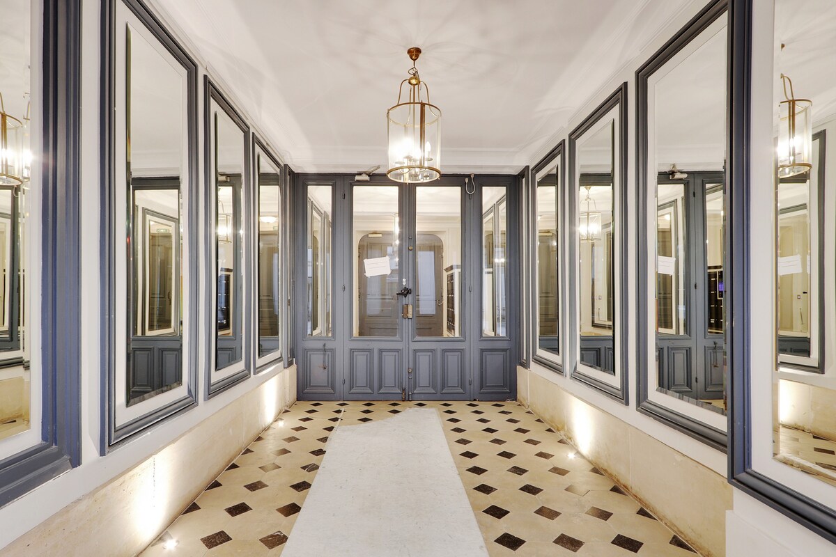 Maison Grey
