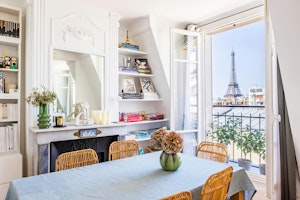 Eiffel Gaze image 1