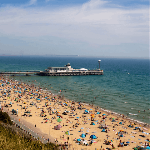 Stay in sunny Bournemouth, just a fifteen-minute walk from Alum Chine Beach and thirty from the Pier