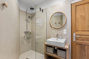 Lively Hideaway image 6