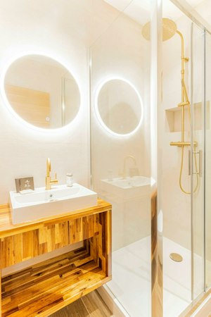 A Parisian Gem image 9