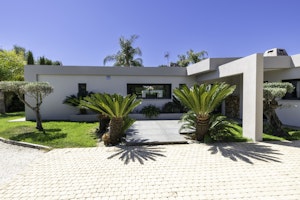 Serene Riviera image 7
