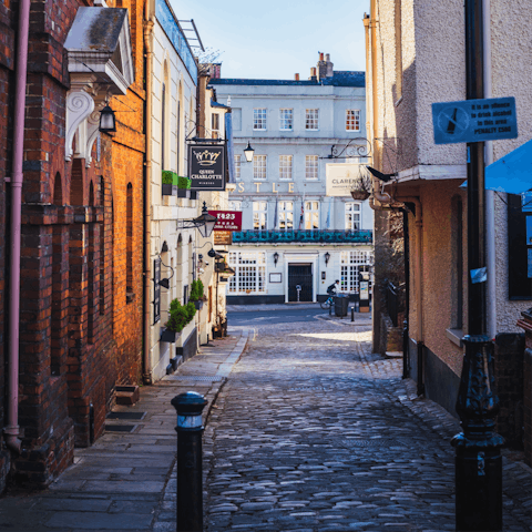 Lose yourself to the historic splendour of Windsor's centre, just a fifteen-minute stroll away