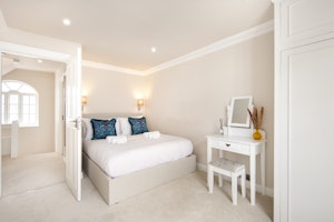 Belgravia Mews House image 15