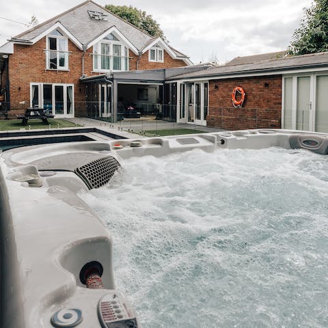 Star gaze from the hot tub