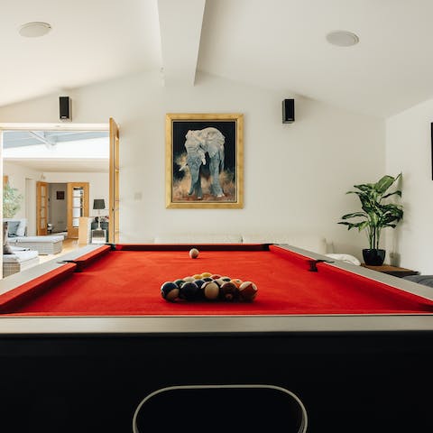 Play pool and listen to your favourite tunes