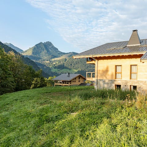 Make the most of mountain views from your home just 1.3 km from the centre of La Chapelle d'Abondance