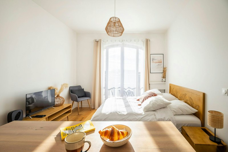 Madeleine Mornings additional image