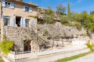 Wisteria over Bonnieux image 8