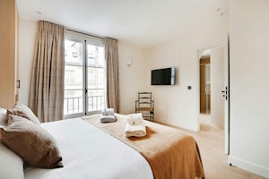 French Whisper image 12