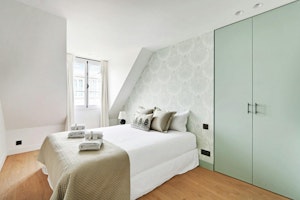 French Whisper image 9