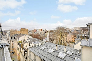 French Whisper image 7