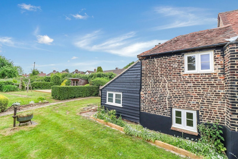 Chipperfield Farmhouse main image