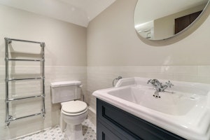 Chipperfield Farmhouse image 11