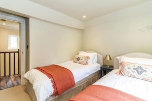 Chipperfield Farmhouse image 7