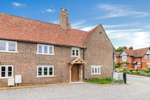 Chipperfield Farmhouse image 3
