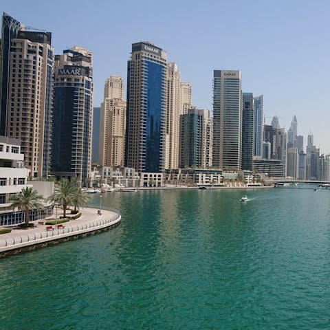 Stay in Dubai's lively marina, just a few steps from the restaurants on Dubai Marina Walk