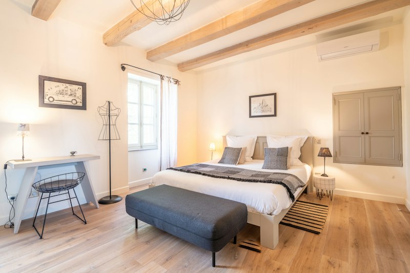 Luberon Love additional image